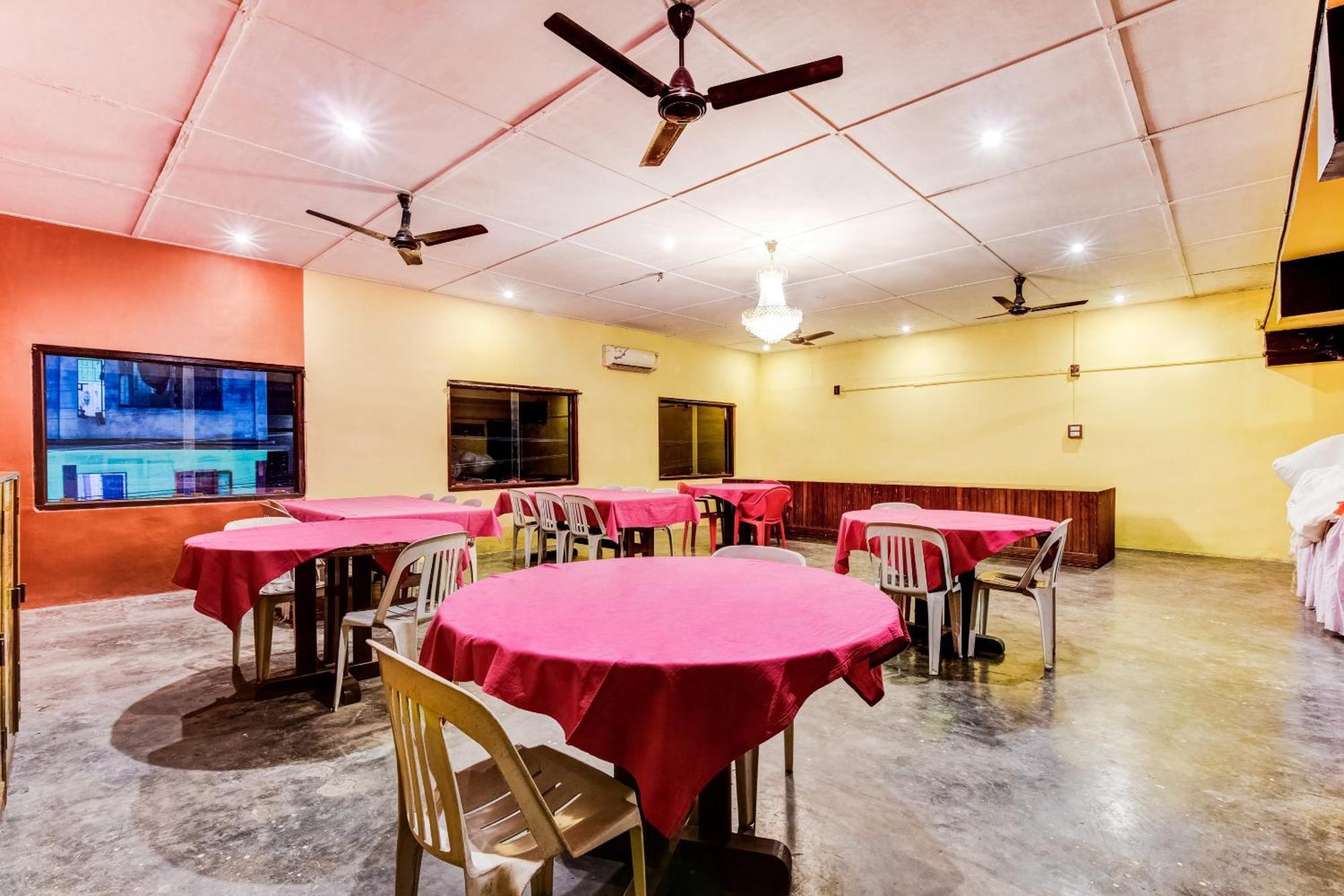 Spot On Durba 2 Hotel Tezpur Eksteriør billede